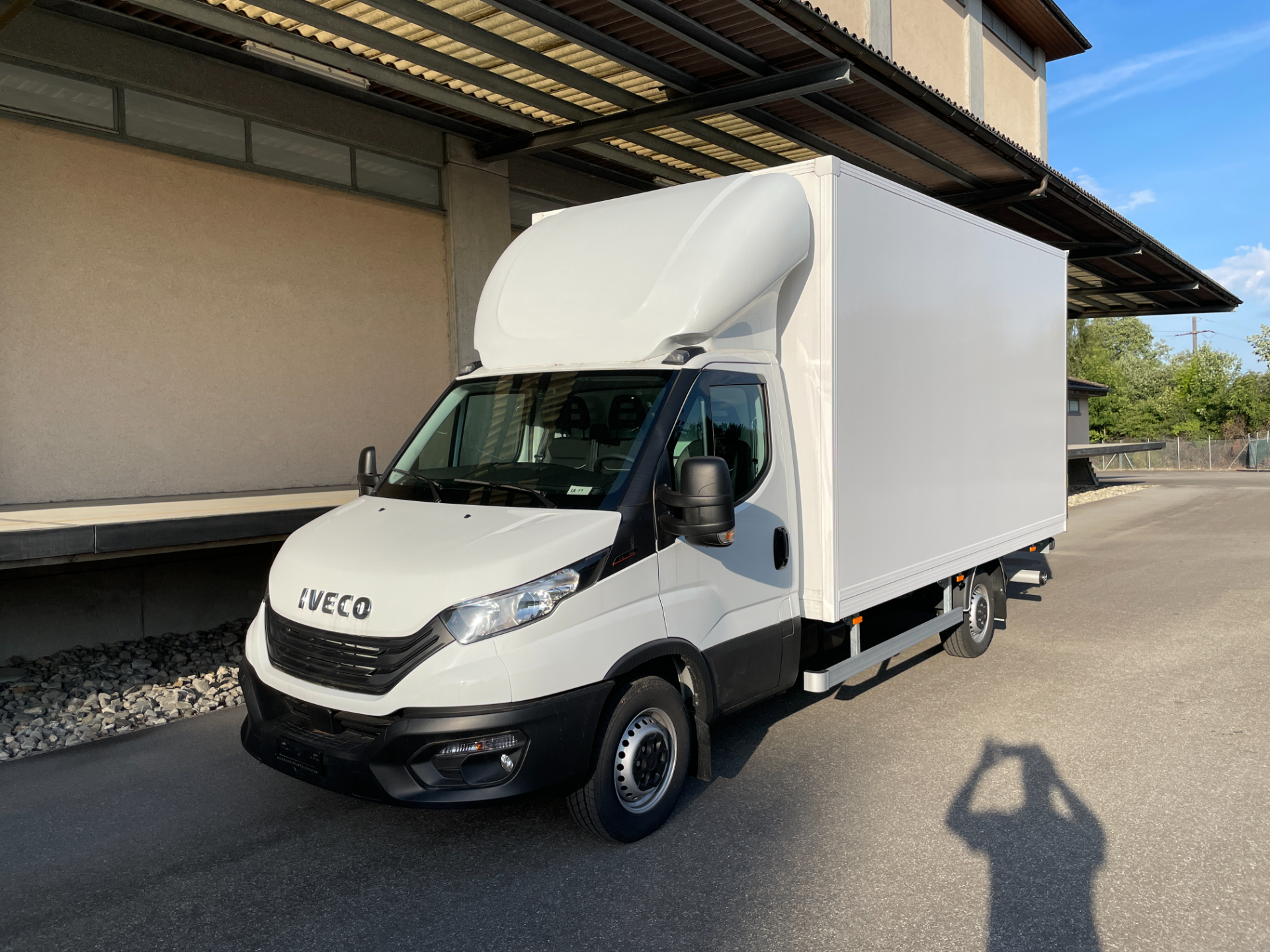 IVECO Daily 35 S 18H V Kasten mit Hebebühne